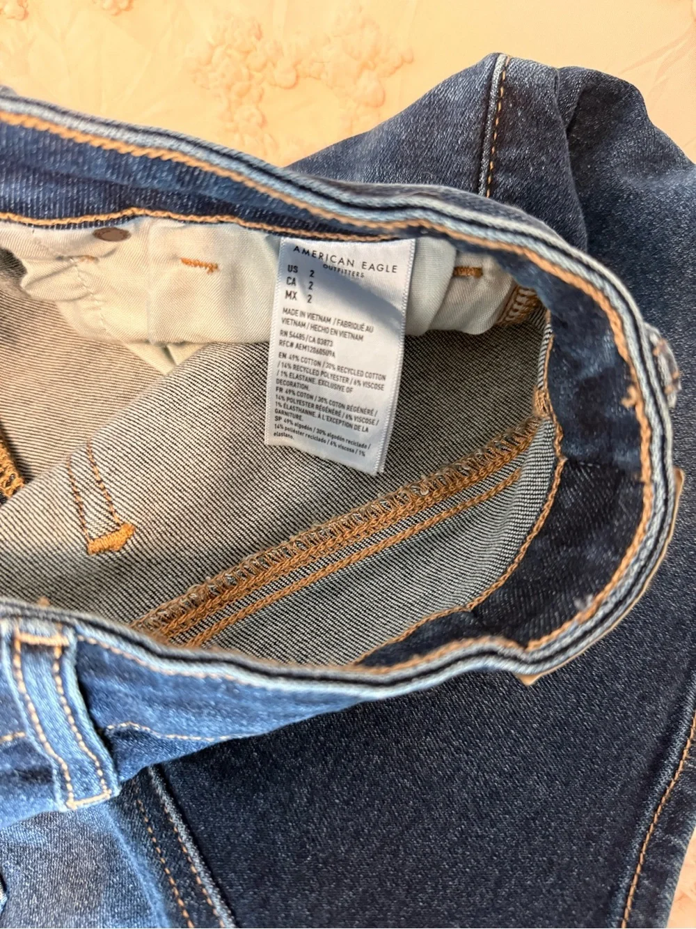 American Eagle Mom Denim Shorts Size 2 Dark Wash High Rise Raw Hem